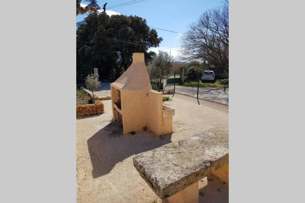 הוילה Tulette Le Calme En Provence מראה חיצוני תמונה